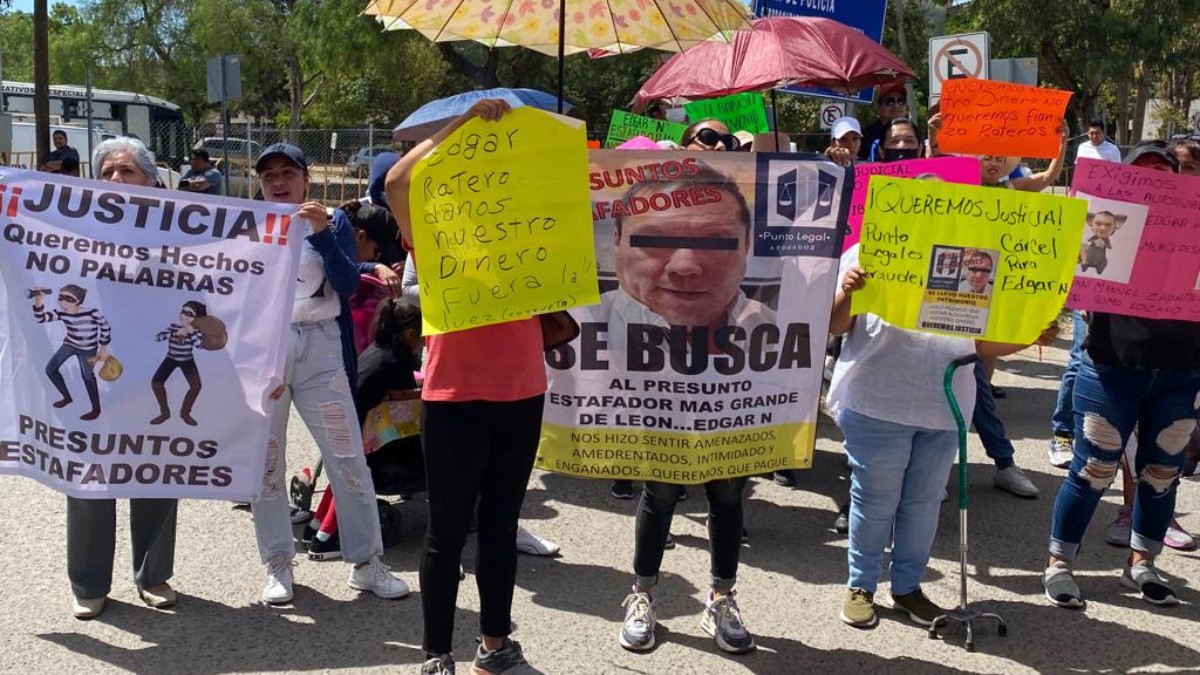 Denuncian familias defraudadas por abogado y notarios lentitud y desatención de Fiscalía