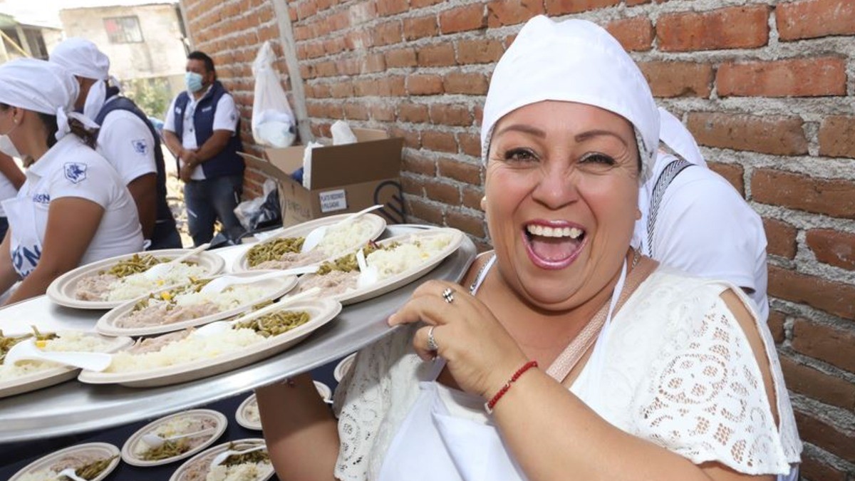 Arranca operación de comedor móvil en León