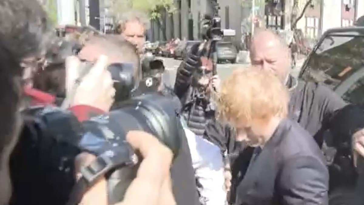 Ed Sheeran se ‘defiende’ en juicio por plagio ¡cantando ante el jurado!
