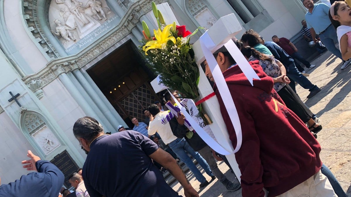 Celebran desarrollo de la ciudad el día de la Santa Cruz
