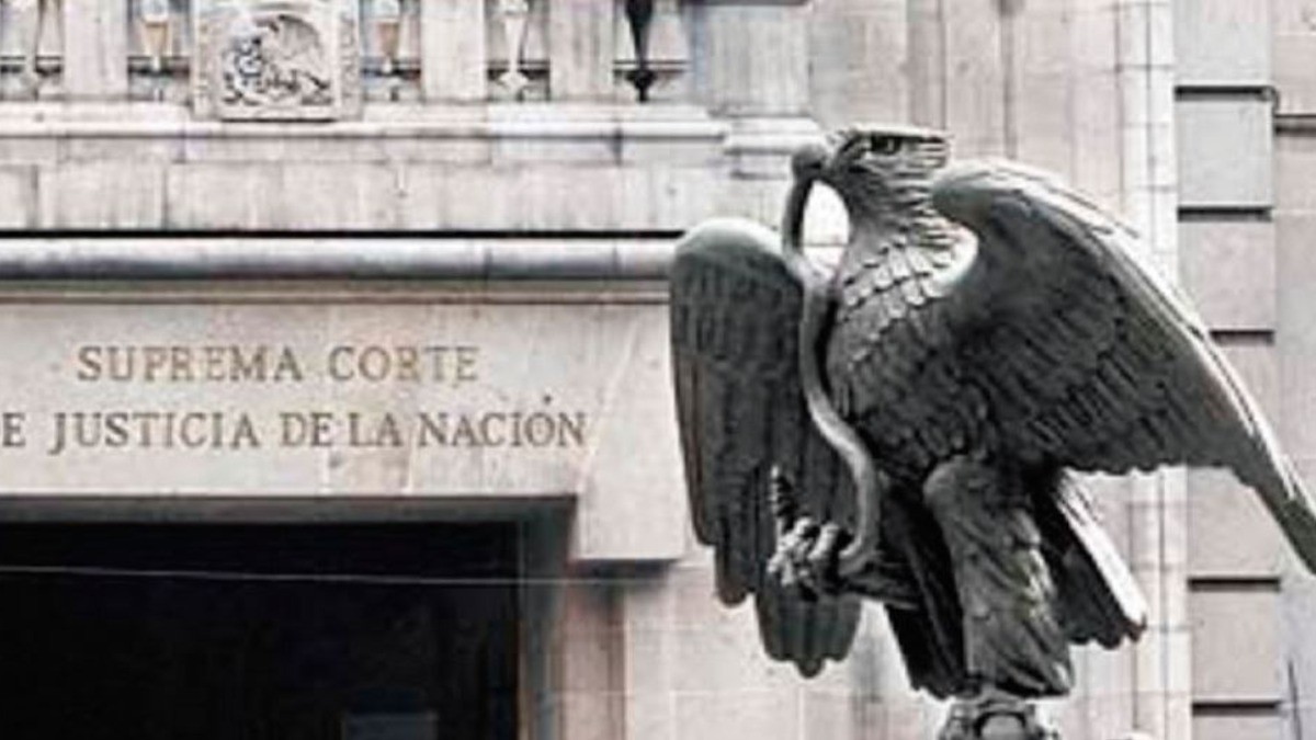 Reclama Presidencia a la Suprema Corte usurpar trabajo del Congreso