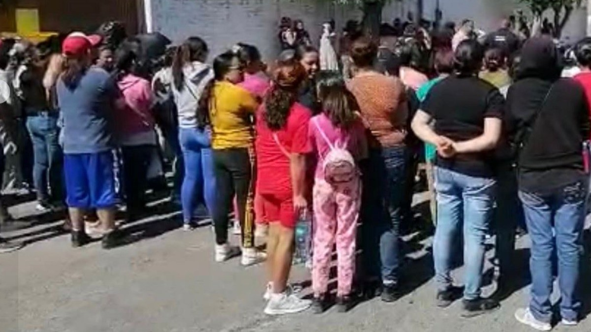 Investigan a tres estudiantes armados en primaria Apaseo el Grande