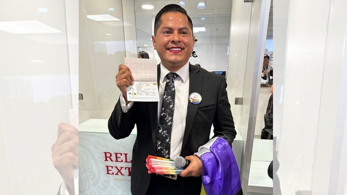 Entrega la SRE el primer pasaporte no binario a magistrade