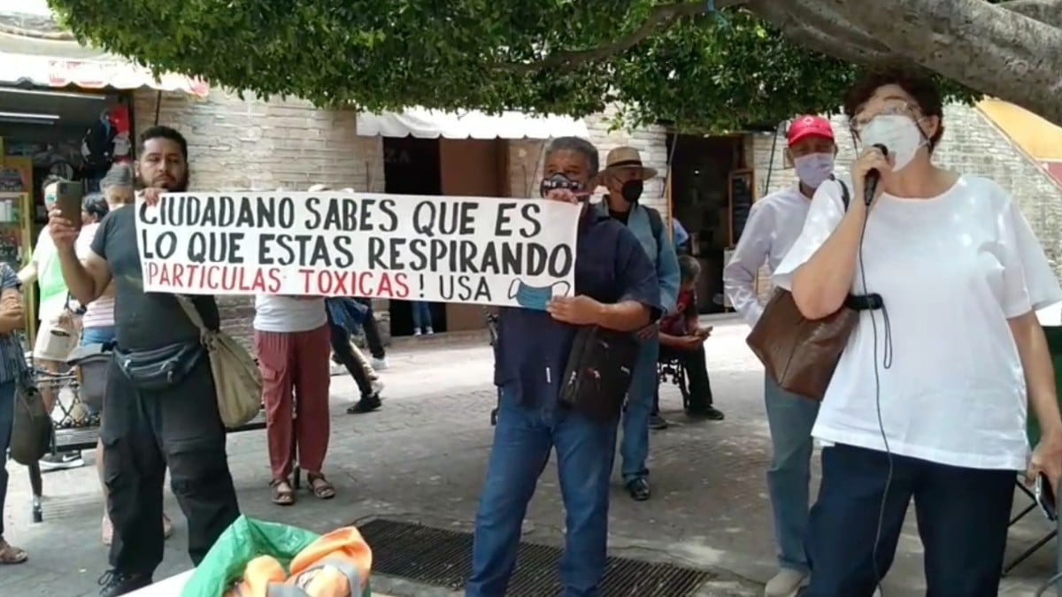 Con plantón, exigen ciudadanos disposición adecuada de la basura y frenar incendios