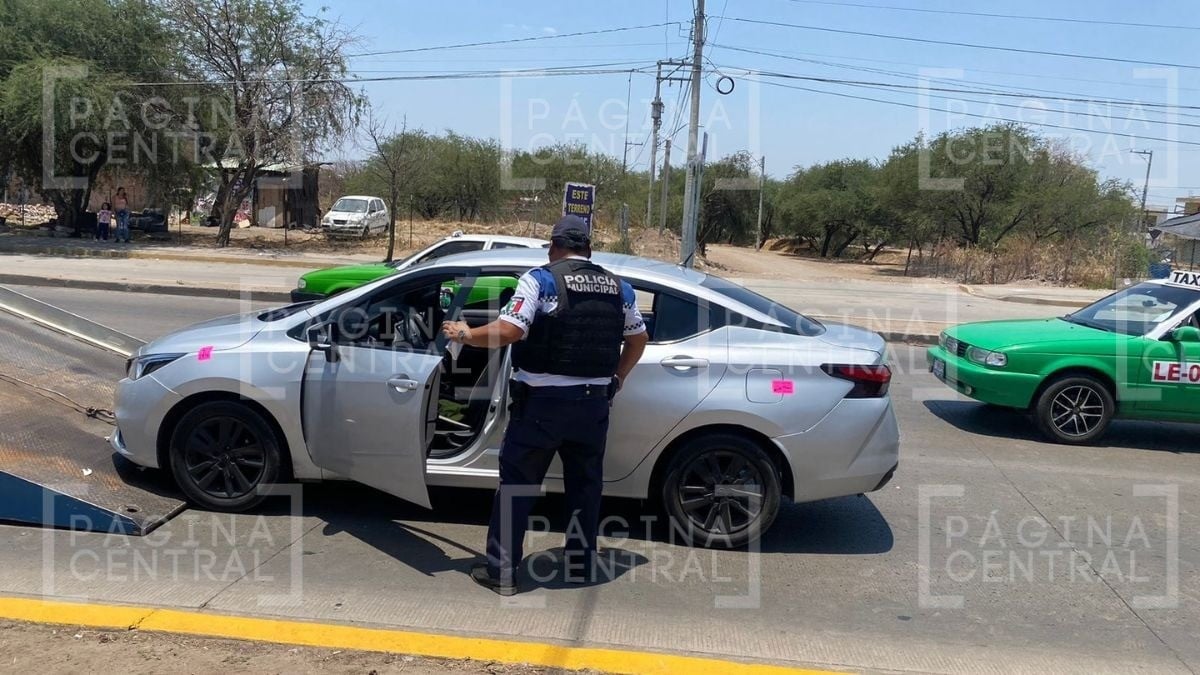 Evaden retén y desatan persecución en bulevar Las Torres