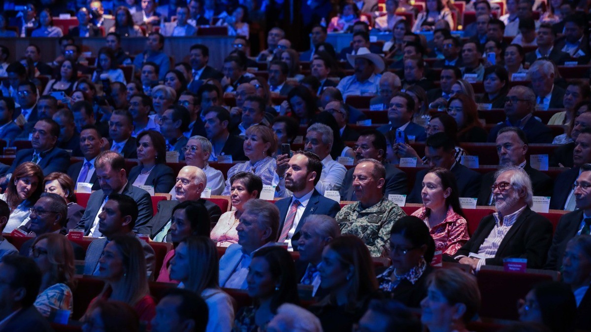 Medios de comunicación deben servir a la comunidad sin hacer política: Red México