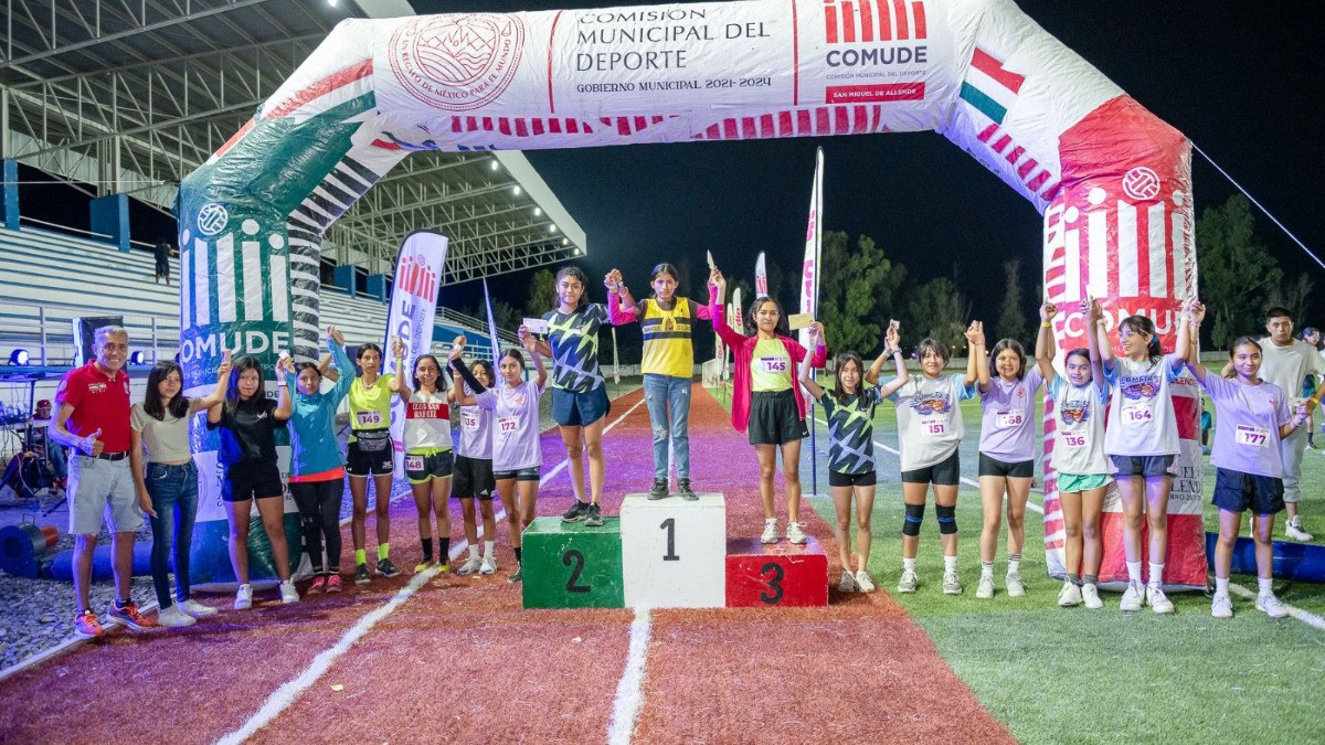 San Miguel de Allende se desafía con la Carrera Atlética Nocturna