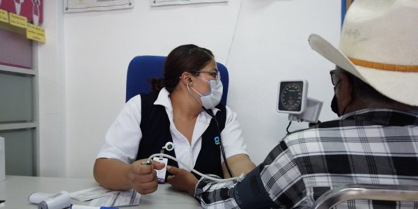 AMLO insiste que NOM de salud se cancelaron para regular medicamentos