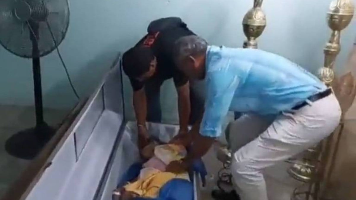 Se despertó adentro de su féretro, en su velorio
