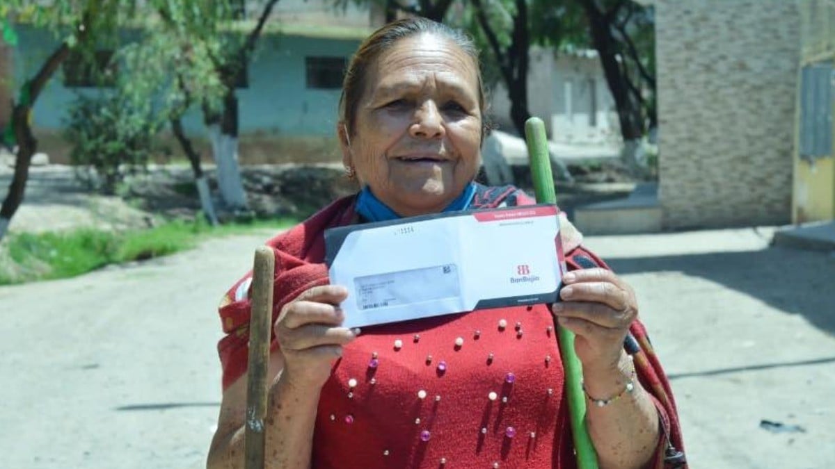 Entrega Ale Gutiérrez cerca de 6 mdp del programa Ayúdate Ayudando