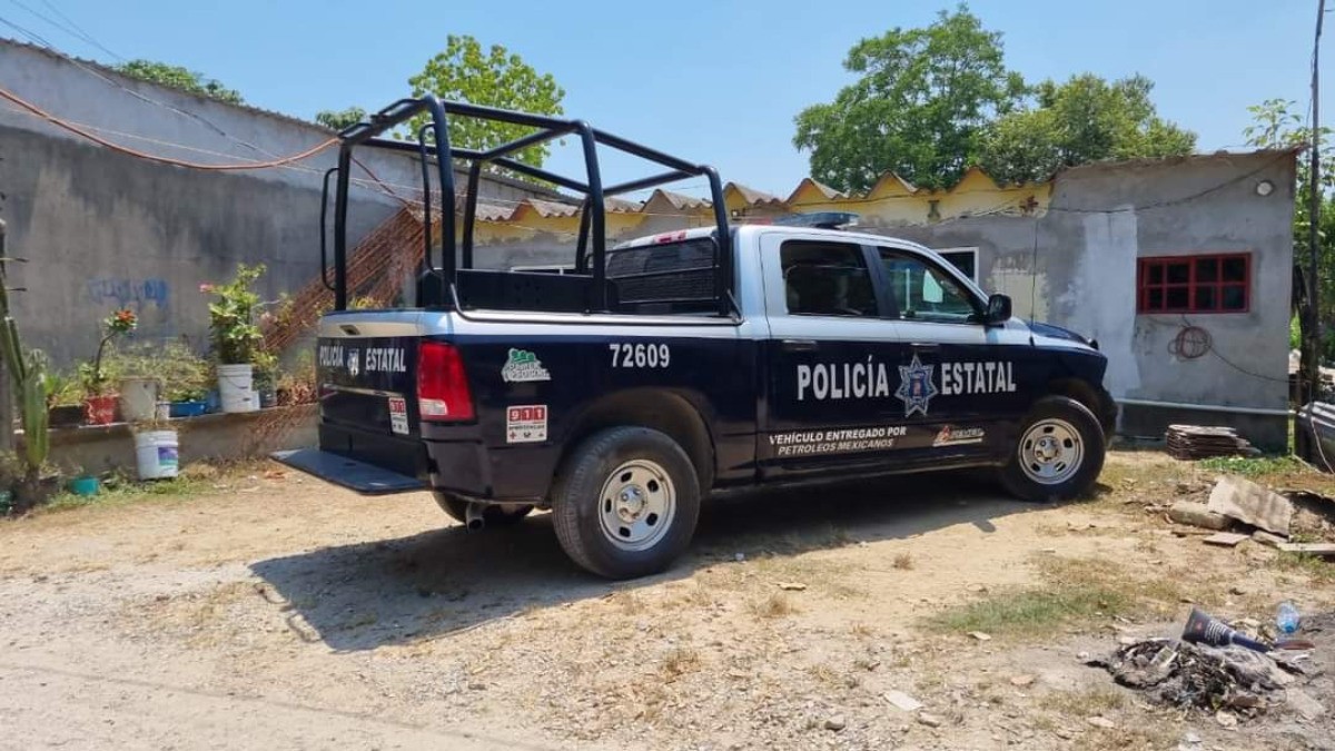 Muere familia entera en su auto al intentar resguardarse del calor