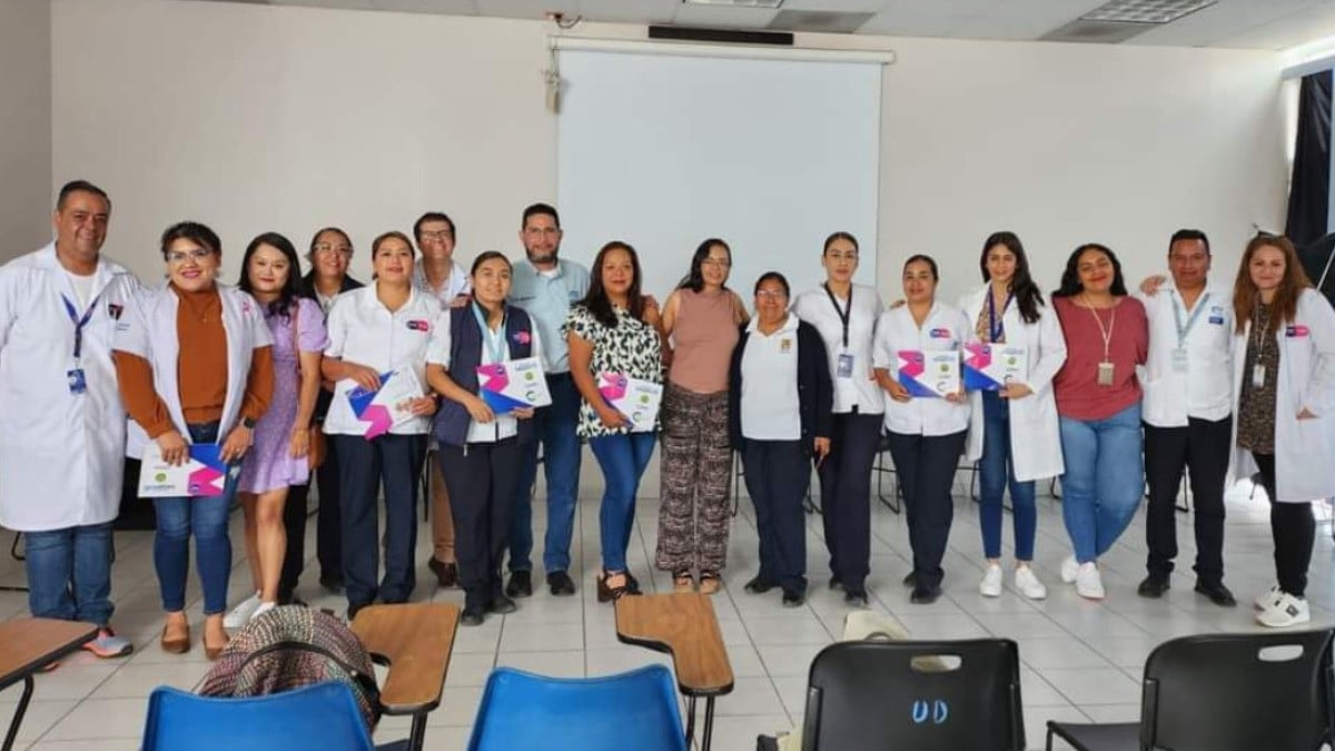 Otorga SSG 3 mil 600 bases a personal de salud