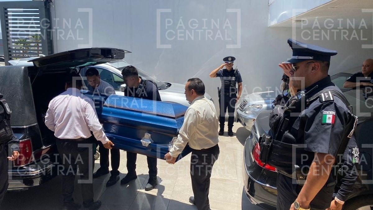 Despiden con honores a Isaac, policía fallecido por caída en el Malecón