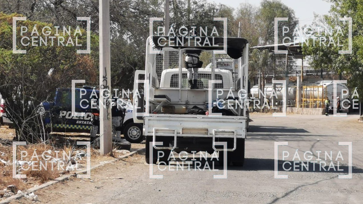 Empistolados huyen y atacan a policías en León