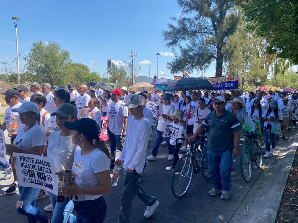 ¡No al calzado chino!, zapateros de los pueblos del Rincón toman las calles