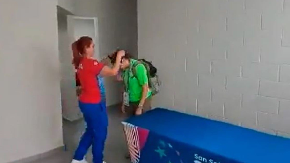 Cubana regresa medalla a mexicana en JCC