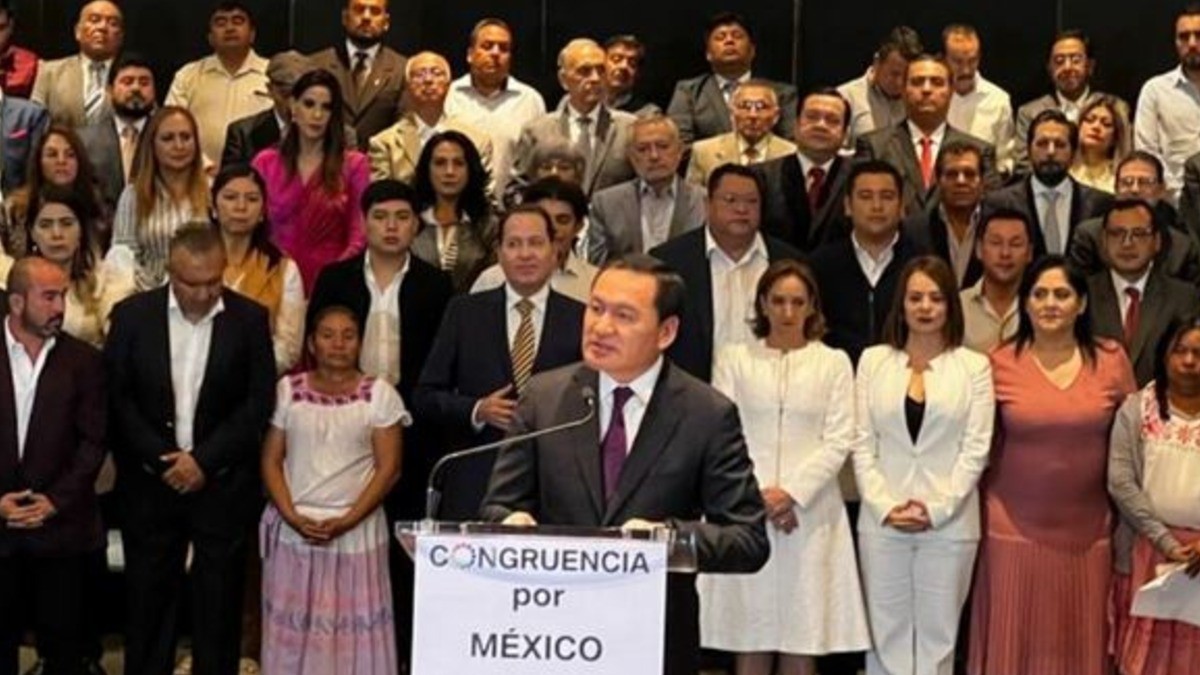 Senadores renuncian al PRI; crearán nuevo partido