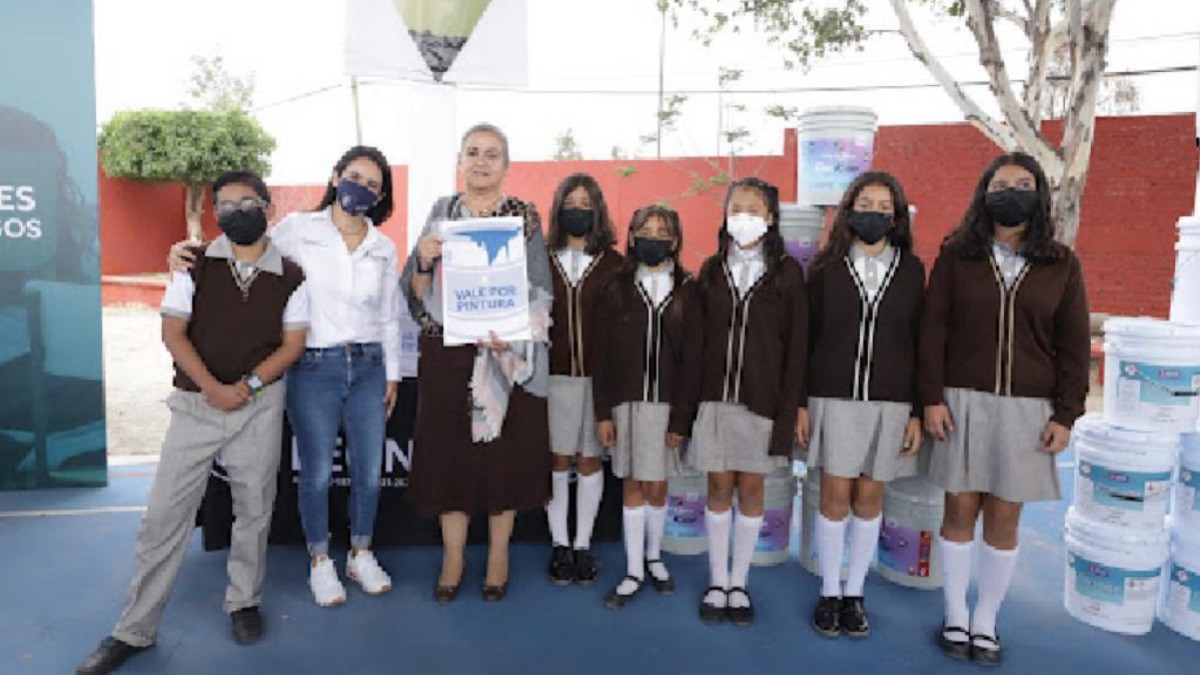 León lleva más de 5 mil becas otorgadas este año