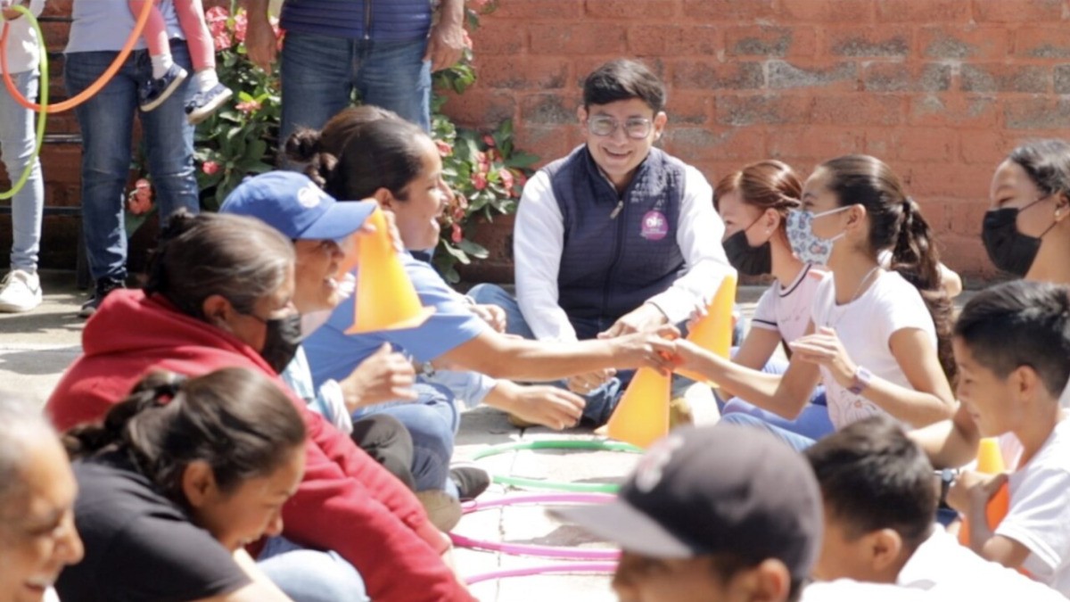 Atienden comunidades de León con Joy of Moving