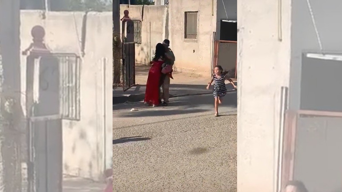 Joven sorprende a su papá en el trabajo y le agradece por su graduación