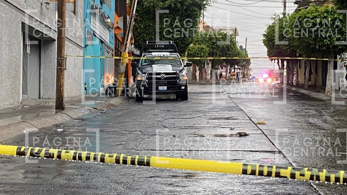 Hombre baleado en un semáforo logra conducir hasta un hospital