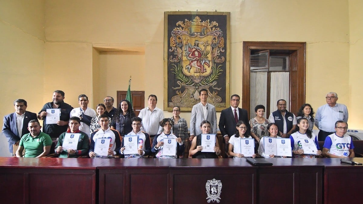 Reconocen a ‘La Gacela’ y a destacados deportistas de alto rendimiento en la capital