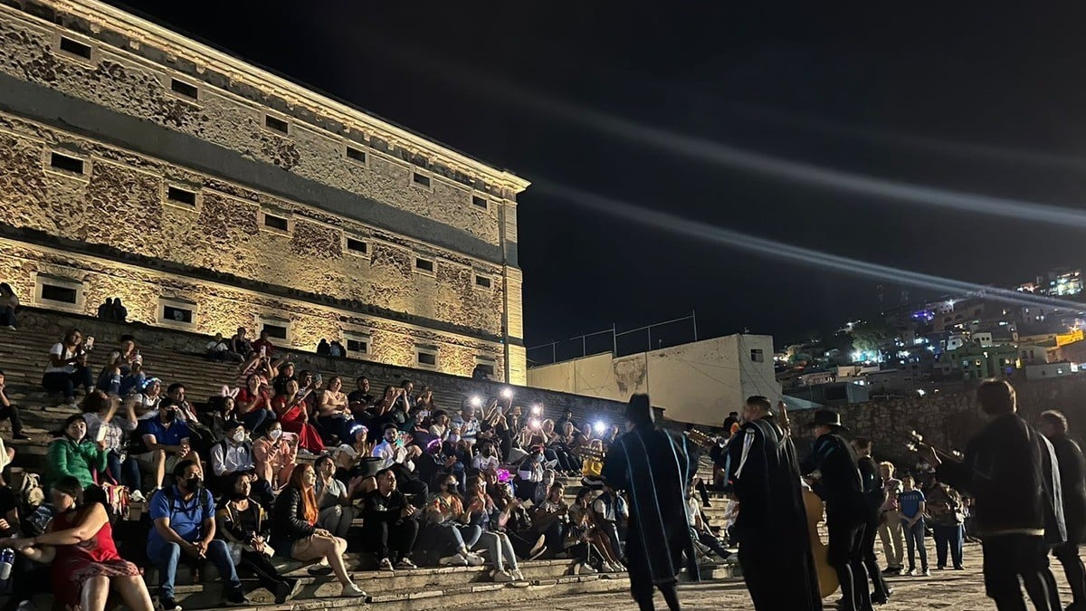 Callejoneadas ¡exclusivas para solteras y solteros!