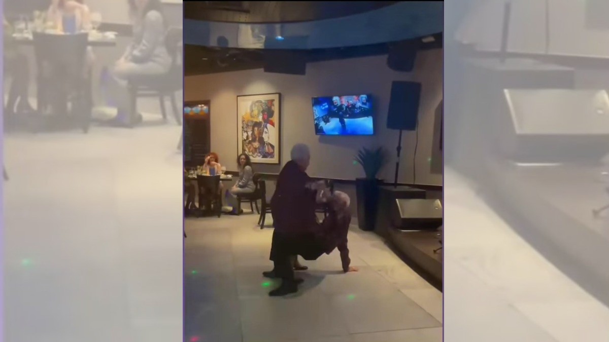 Pareja de abuelitos “perrea hasta el suelo” al ritmo de Bad Bunny