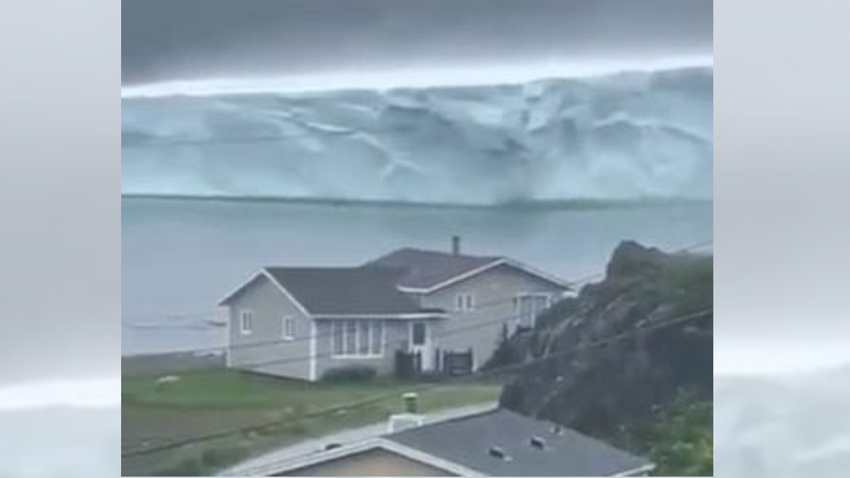¡Qué miedo!, enorme iceberg flota frente a isla canadiense
