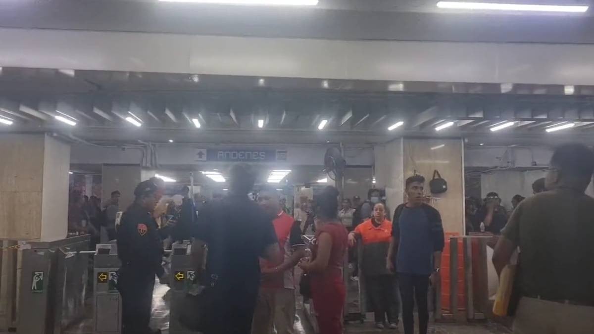 Muere pareja arrollada por metro de CDMX; ella resbaló y él cayó al ayudarla