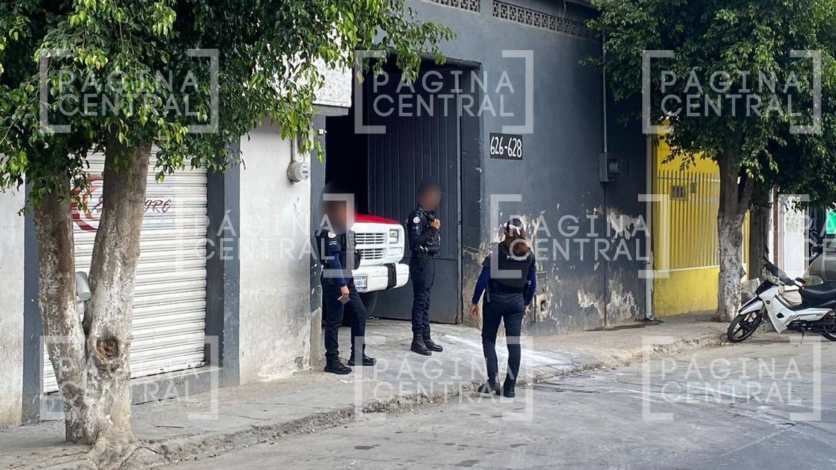 Sicarios amenazan a empleados de tenería y acribillan a uno en colonia Popular Anaya