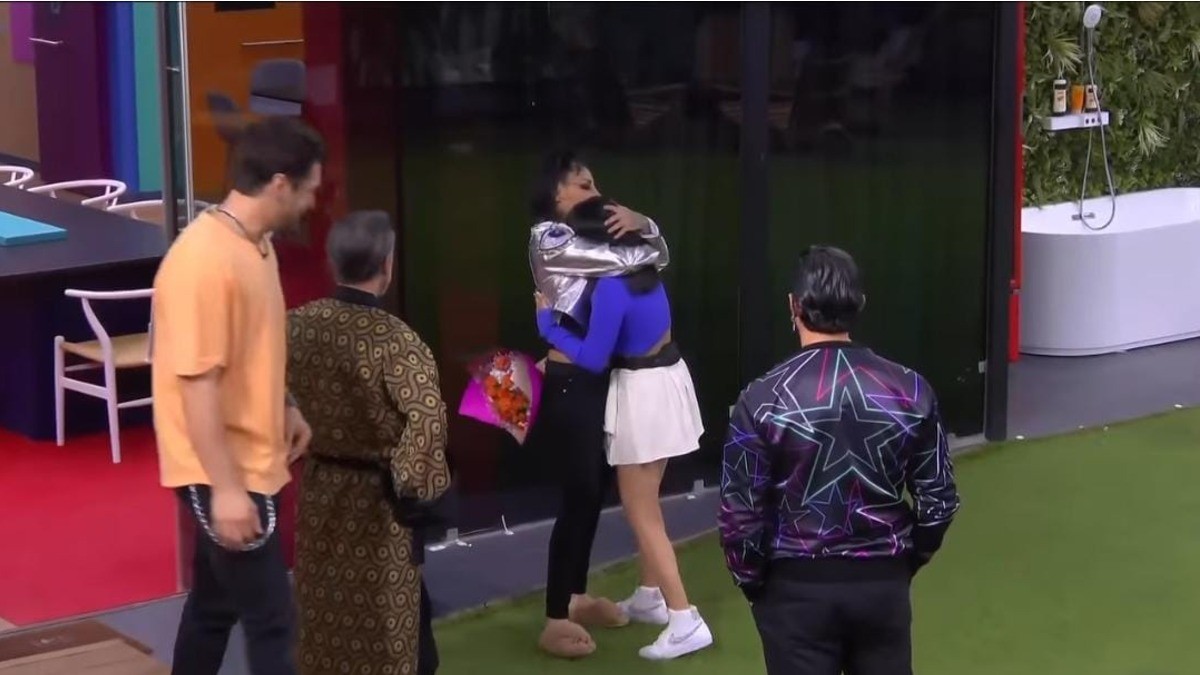 ¿Qué te pareció la reacción de la “Barby” Juárez a la visita de su hija?