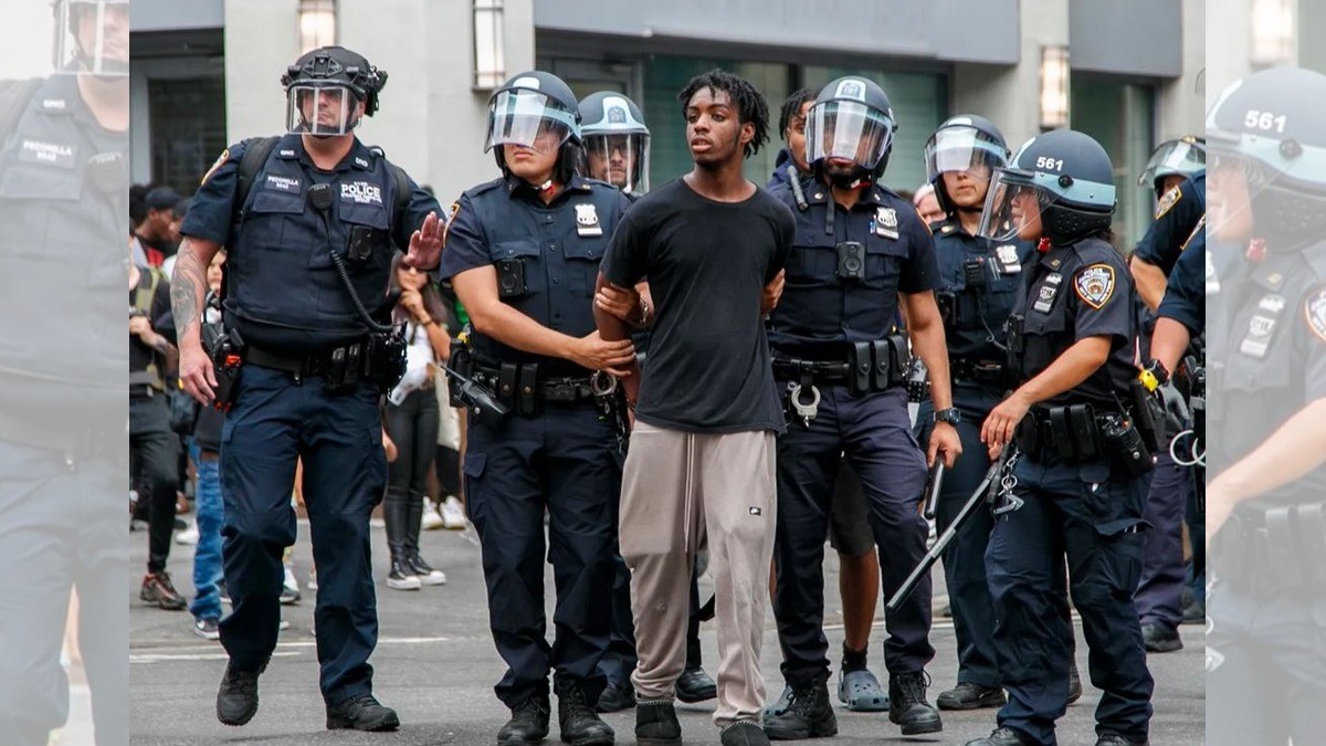 Promesa de Play 5 gratis ocasiona caos en Nueva York