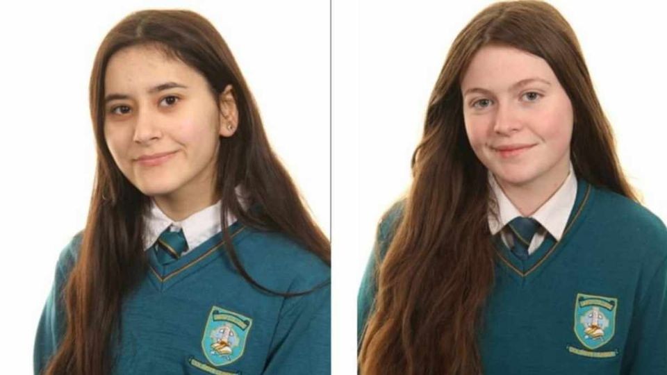 Amigas mueren rumbo a su graduación; quedaron tomadas de la mano