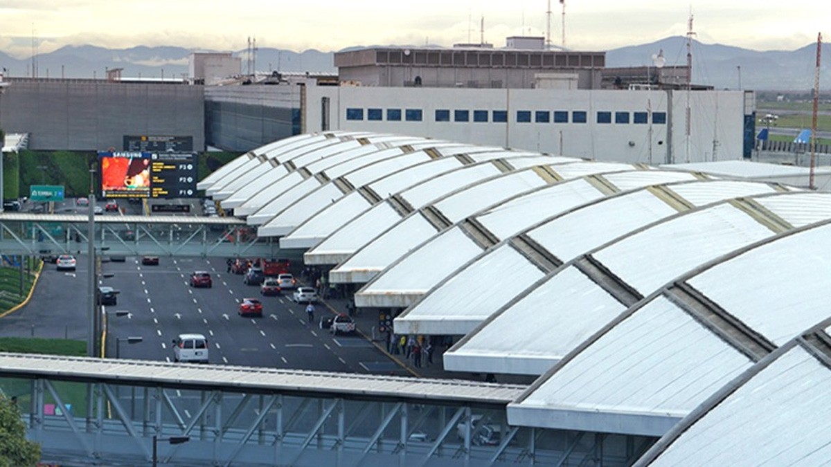 Balacera en el Aeropuerto de la CDMX deja dos heridos y tres detenidos