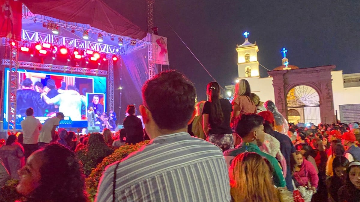 Su barrio la respalda: 7 mil fans de Wendy abarrotan el Coecillo para apoyarla