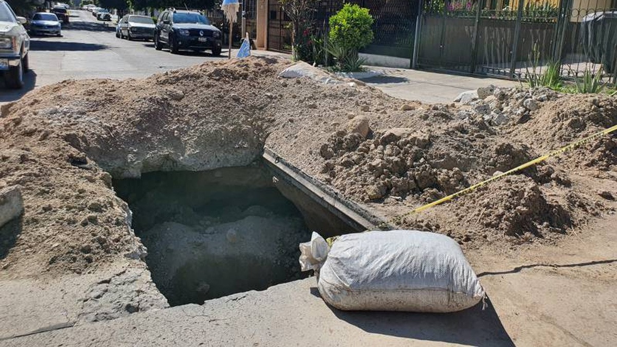 Repara fuga de su casa y descubre presunto narcotúnel