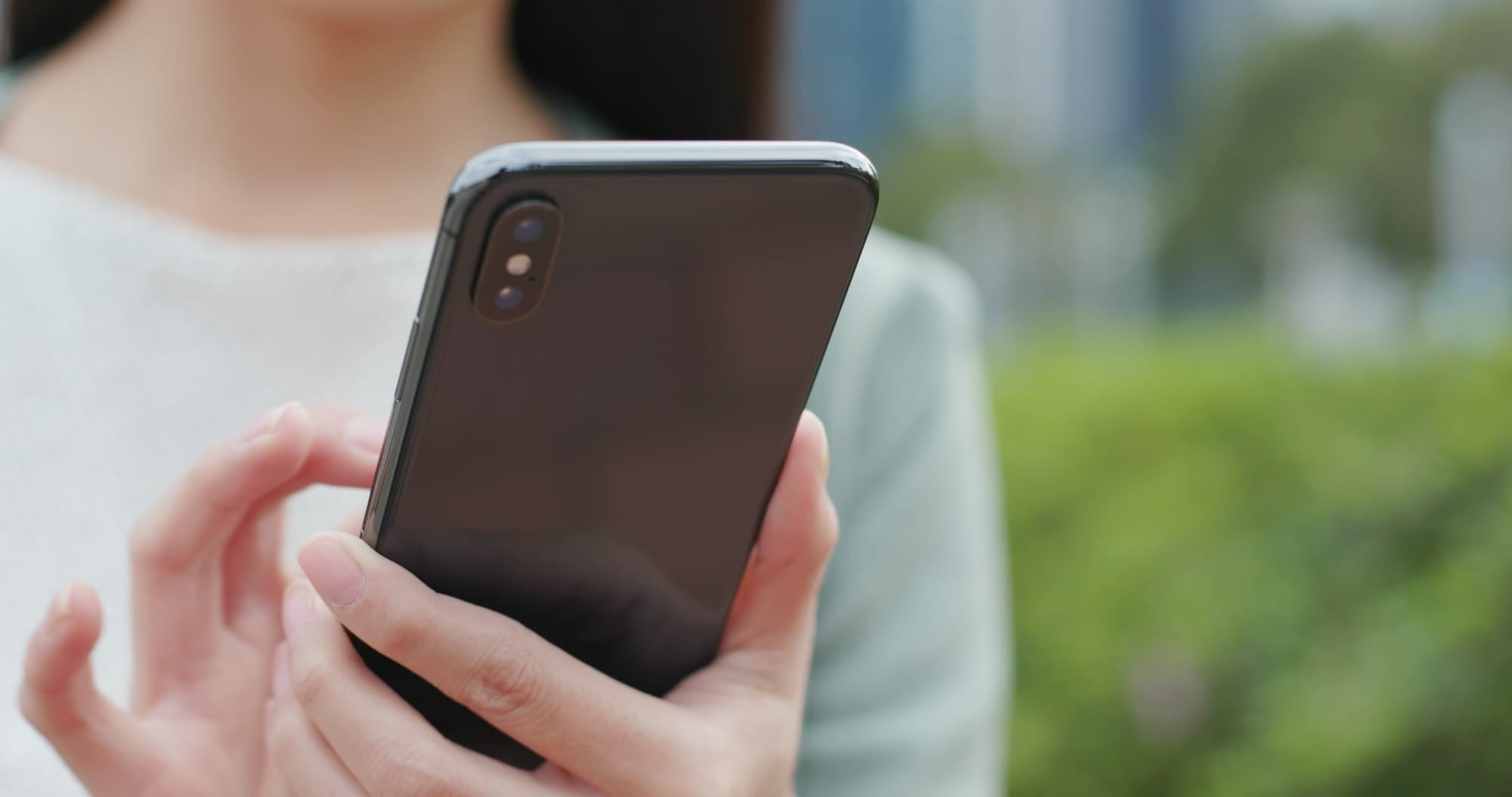 Niña conecta su celular y muere de una descarga eléctrica ¿Qué fue lo que ocurrió?