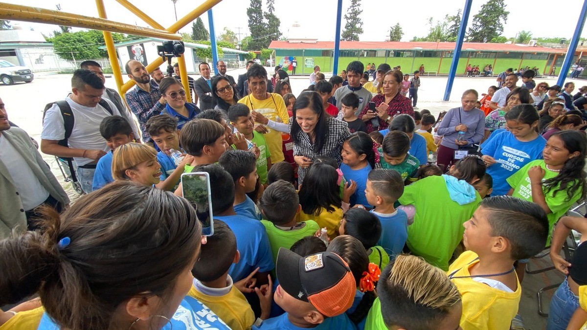 Entregan útiles escolares en 59 colonias marginadas