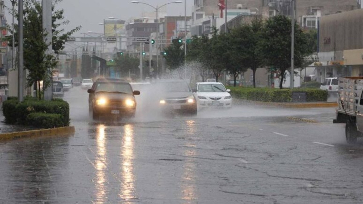 Hilary ya es huracán categoría 2; traerá lluvias a fuertes a Guanajuato