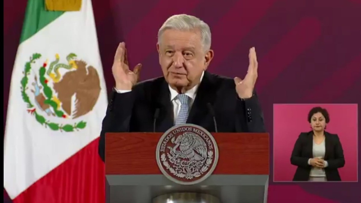 Pese a denuncias de Ebrard contra Claudia por acarreo, AMLO da 'espaldarazo' a 'corcholatas'