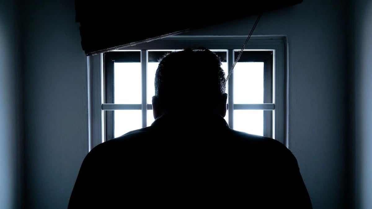 Le pagan 3 millones de dólares tras estar encarcelado 18 años por error