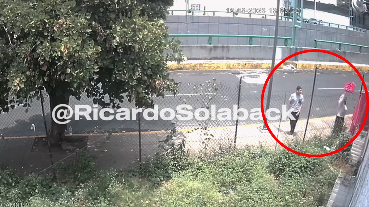 VIDEO: Pareja abandona el cadáver golpeado de un bebé recién nacido en un baldío
