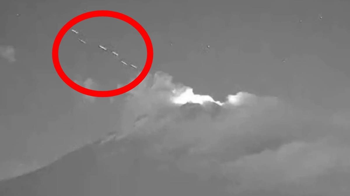 Flotilla de 18 ovnis saliendo de Popocatépetl sorprende redes, ¿qué sabemos?