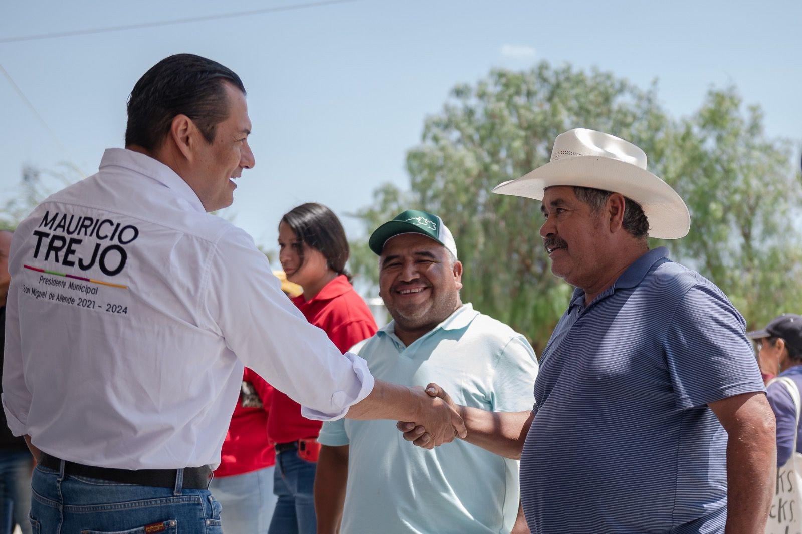 Apoyan a campesinos de San Miguel de Allende con entrega de fertilizantes