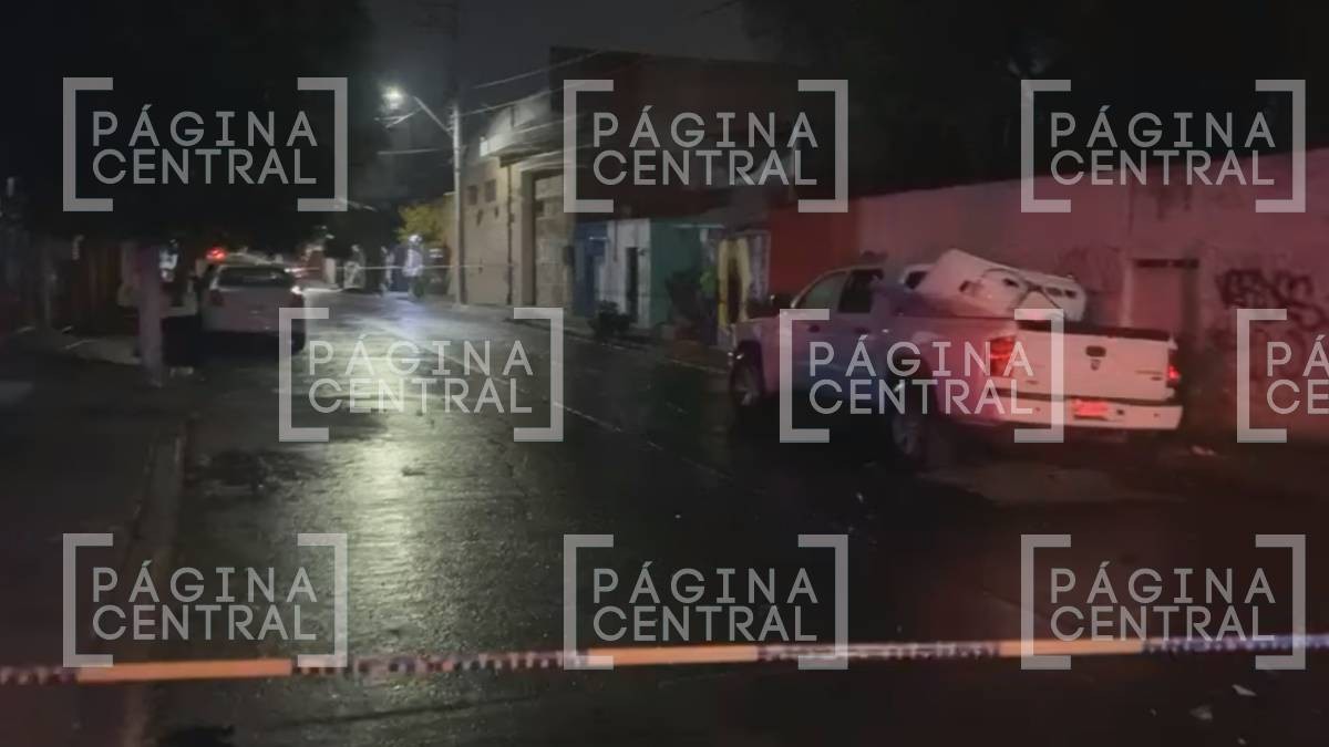 Trailero choca con camioneta y dispara a hombre para escapar, en León