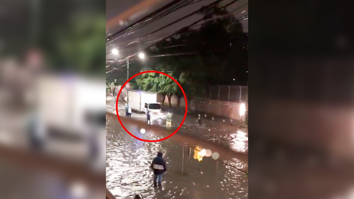 VIDEO: Camión atropella intencionalmente a un hombre durante inundación y se da a la fuga