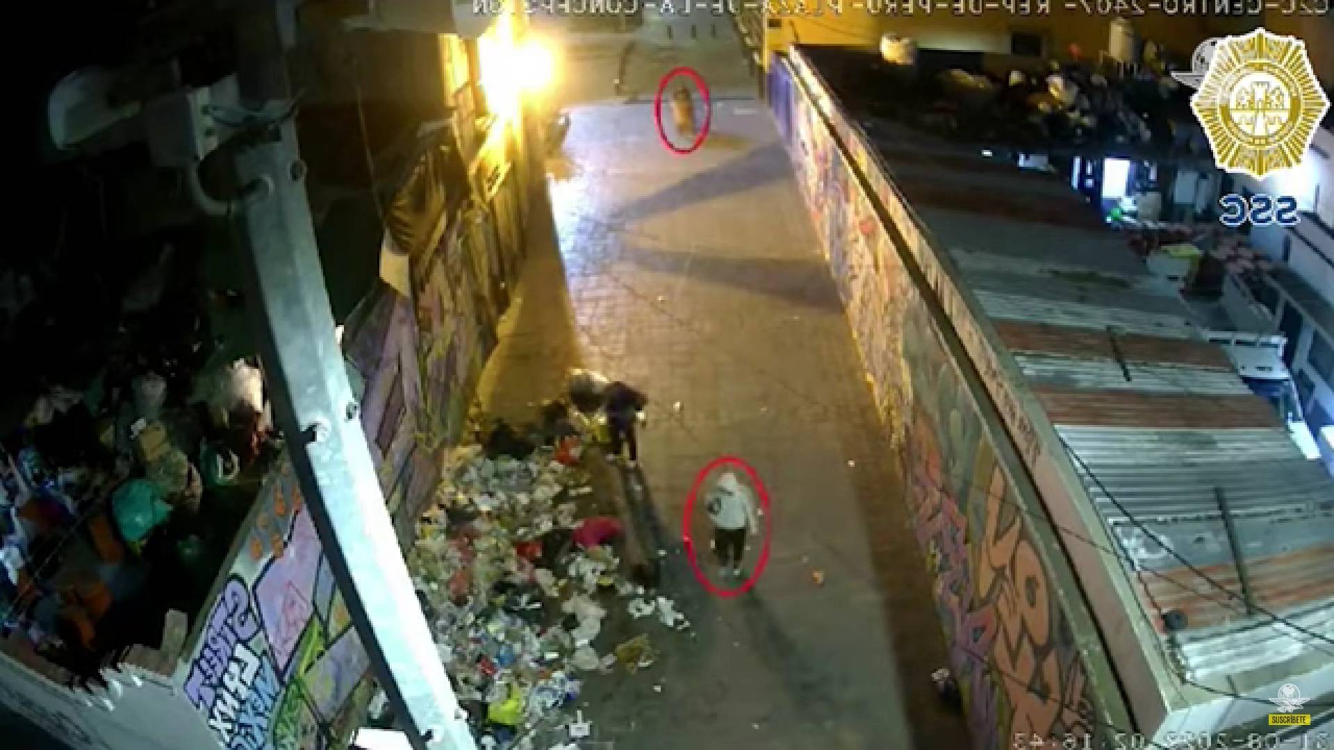 VIDEO. Cámaras captan cuando pasean cadáver por el Centro y lo abandonan en un tambo