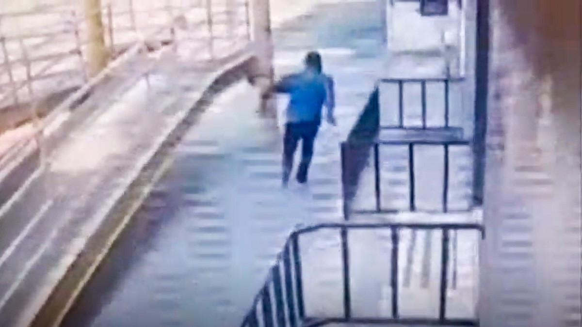 VIDEO: Ladrón asalta un laboratorio pero se dispara en la pierna al intentar huir