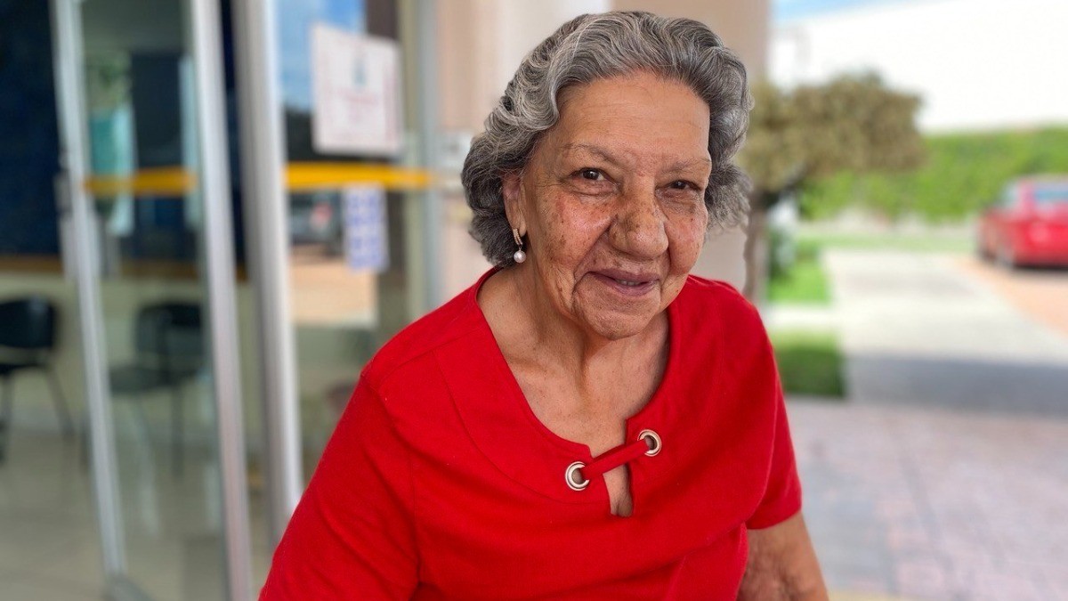 Doña Mago, paciente de Alzheimer, no ha olvidado sonreír